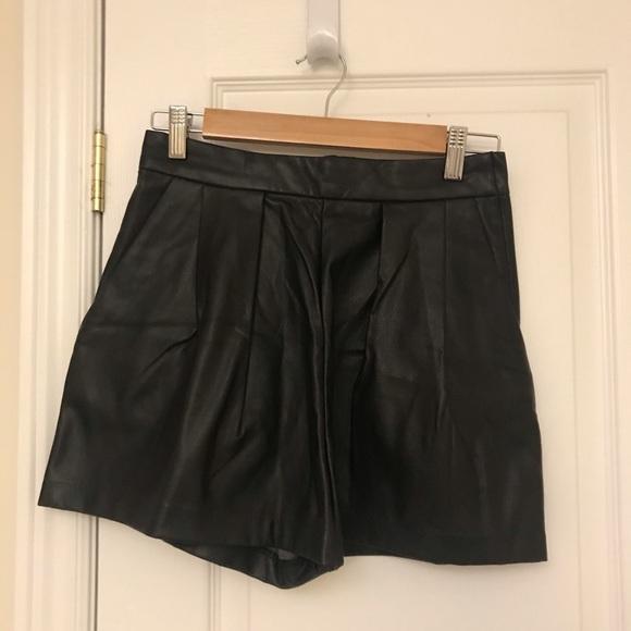 H&M pleather shorts - Picture 1 of 2